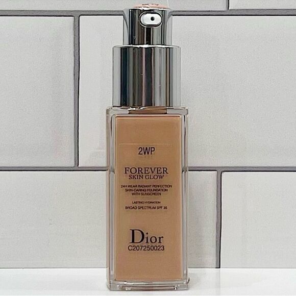 Dior 2WP Warm Peach Light Forever Skin Glow Foundation .67oz - Picture 1 of 1